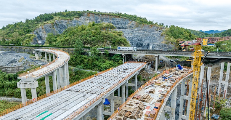 橋梁飛架惠湘西